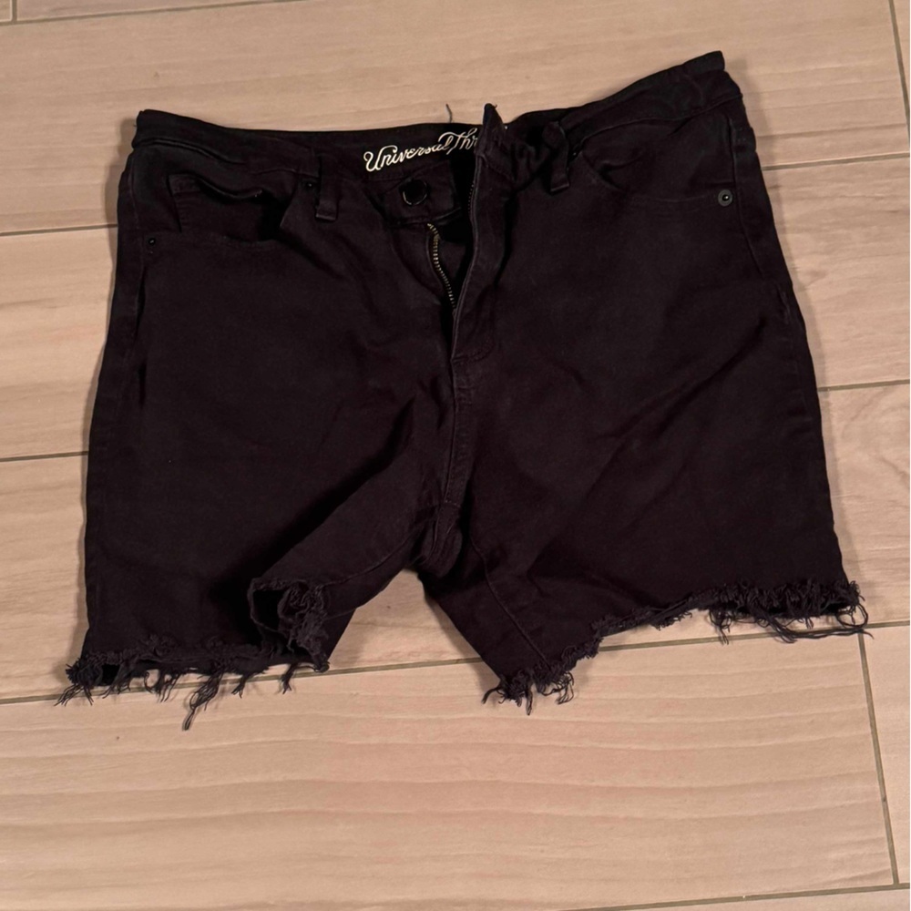 Universal Thread Women's Dark Denim Shorts size 10
